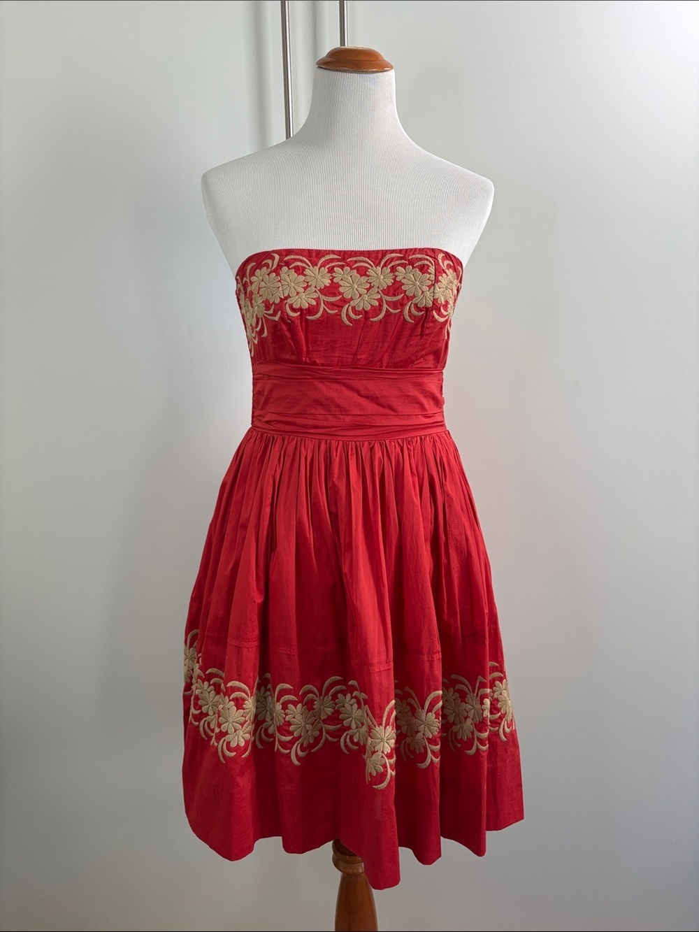 Girls from Savoy Strapless Red Embroidered Party 👗 Anthropologie Vintage Retro